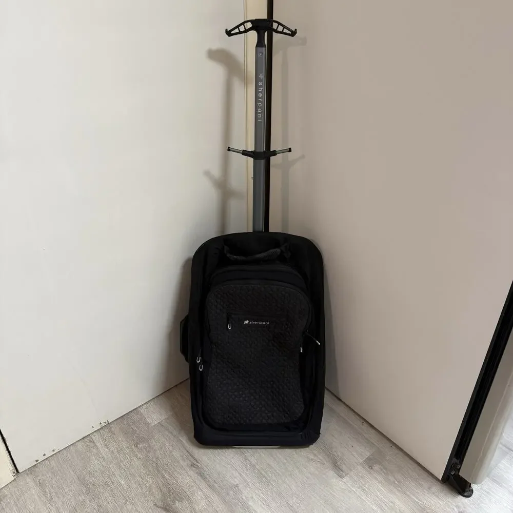 Sherpani Solstice Upright Rolling Wheels Suitcase 20” Travel Overnight Luggage